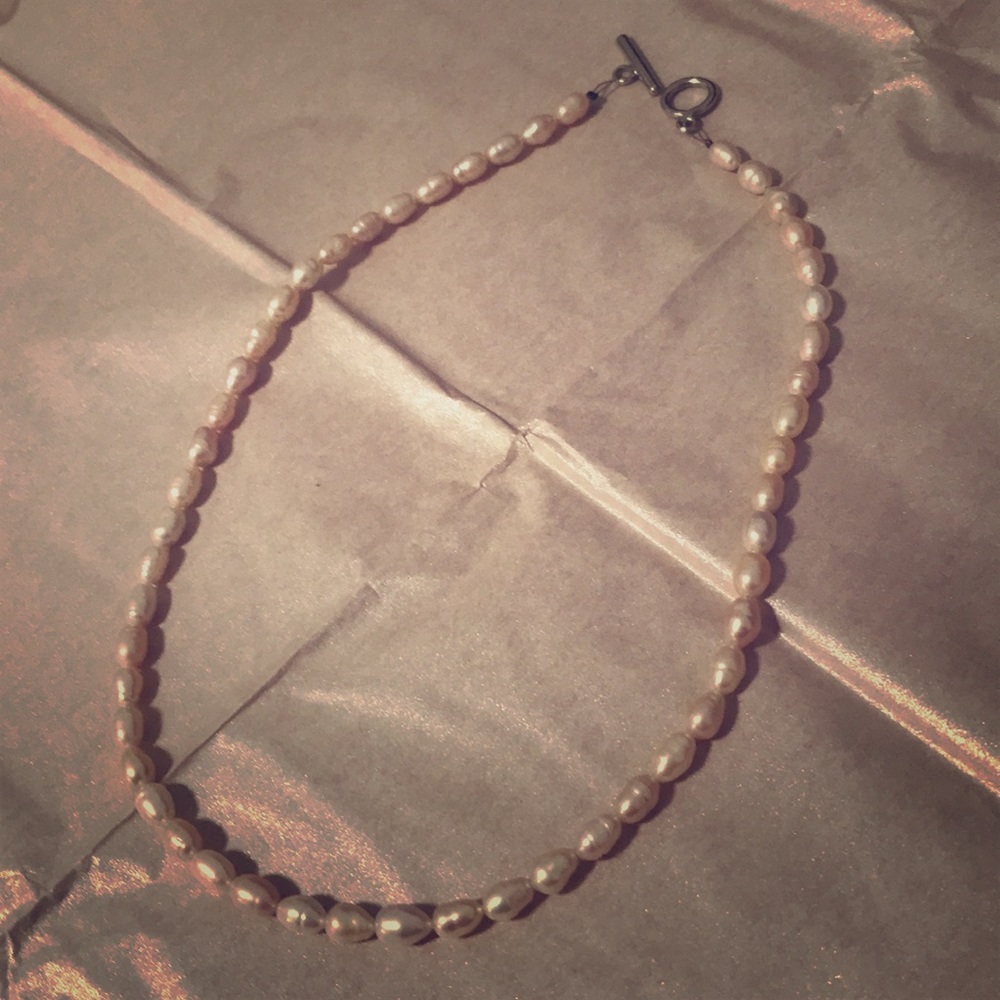 💘🧡elegant, freshwater pearl necklace.